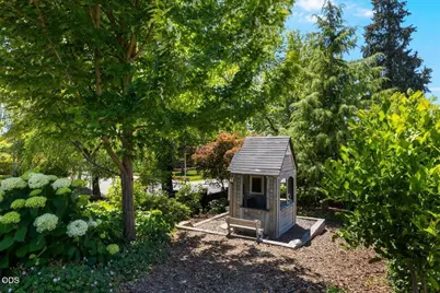 1307 Queen Anne Avenue, Medford, OR 97504 - Photo 47