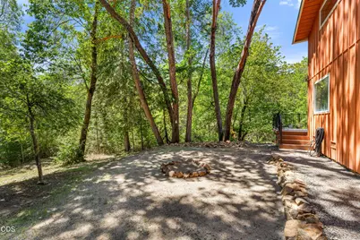 6907 Bear Branch Road, Rogue River, OR 97537 - Photo 27