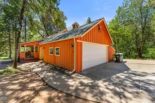 6907 Bear Branch Rd, Rogue River, OR 97537 - Photo 1