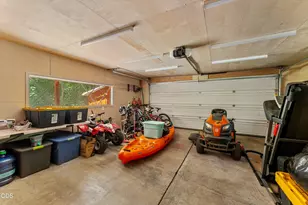 6907 Bear Branch Rd, Rogue River, OR 97537 - Photo 23
