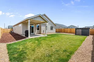 3289 NW 10th Pl, Redmond, OR 97756 - Photo 23