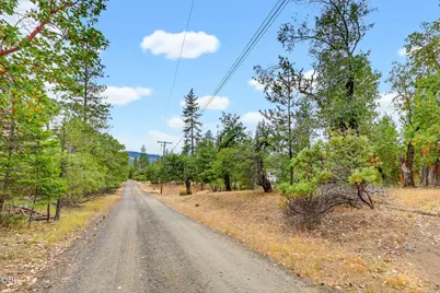 2697 Old Ferry Road, Shady Cove, OR 97539 - Photo 13