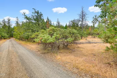 2697 Old Ferry Road, Shady Cove, OR 97539 - Photo 15