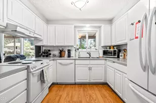 709 NE Lafayette Ave, Bend, OR 97701 - Photo 5