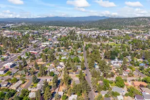 709 NE Lafayette Ave, Bend, OR 97701 - Photo 31