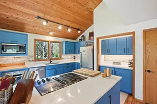 17901 Red Cedar Ln, Sunriver, OR 97707 - Photo 11