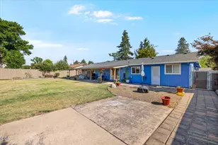 2055 Alamar St, Medford, OR 97501 - Photo 17