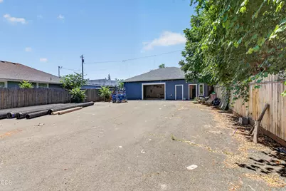 604 Franquette Street, Medford, OR 97501 - Photo 3