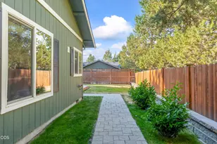 20640 Wild Rose Ln, Bend, OR 97702 - Photo 25