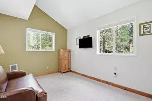 19717 SW Mount Bachelor Dr, Bend, OR 97702 - Photo 17