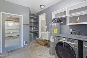 1660 NW Highland Ave, Grants Pass, OR 97526 - Photo 25