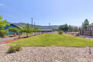 1660 NW Highland Ave, Grants Pass, OR 97526 - Photo 43