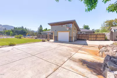 1660 NW Highland Avenue, Grants Pass, OR 97526 - Photo 39