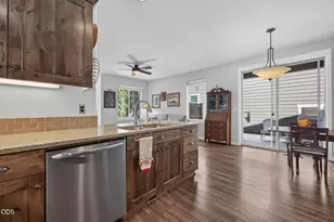 20844 Gateway Dr, Bend, OR 97702 - Photo 15