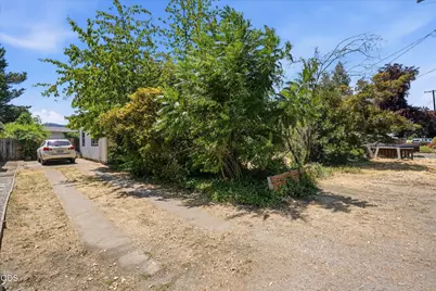 3339 Perrydale Court, Medford, OR 97501 - Photo 35