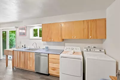3339 Perrydale Court, Medford, OR 97501 - Photo 9