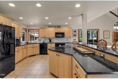 71006 Bracken Lane #GH 87, Black Butte Ranch, OR 97759 - Photo 11