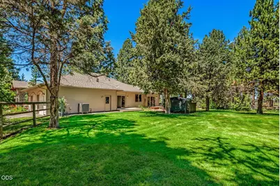 64464 Collins Road, Bend, OR 97703 - Photo 51