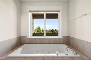 3056 NW Craftsman Dr, Bend, OR 97703 - Photo 27