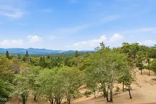 700 Cienaga Ln, Grants Pass, OR 97526 - Photo 25