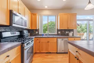 1885 NE Altura Dr, Bend, OR 97701 - Photo 9