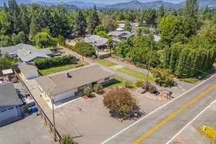 2040 Hamilton Ln SW, Grants Pass, OR 97527 - Photo 5
