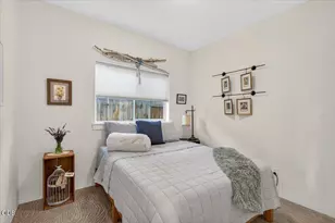 689 Heber Ln, Medford, OR 97501 - Photo 19