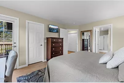 8520 Golden Pheasant Court, Redmond, OR 97756 - Photo 13