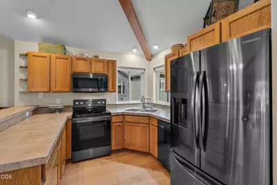 8520 Golden Pheasant Court, Redmond, OR 97756 - Photo 7