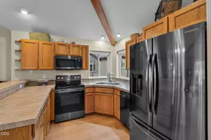 8520 Golden Pheasant Ct, Redmond, OR 97756 - Photo 7
