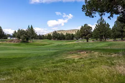 8520 Golden Pheasant Court, Redmond, OR 97756 - Photo 3