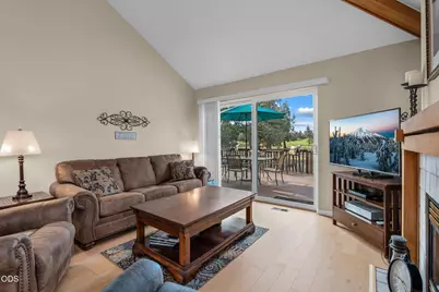 8520 Golden Pheasant Court, Redmond, OR 97756 - Photo 9