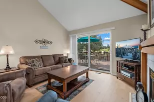 8520 Golden Pheasant Ct, Redmond, OR 97756 - Photo 9