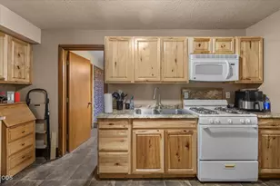 8155 Rogue River Hwy, Grants Pass, OR 97527 - Photo 45