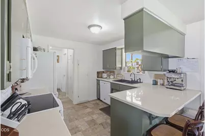1411 NE Grable Drive, Grants Pass, OR 97526 - Photo 9