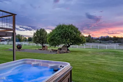 63531 Gentry Loop, Bend, OR 97701 - Photo 7
