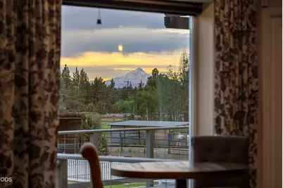 63531 Gentry Loop, Bend, OR 97701 - Photo 9