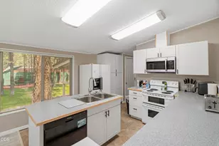 14870 Springwood Rd, La Pine, OR 97739 - Photo 9