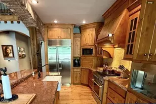 61212 Gorge View St, Bend, OR 97702 - Photo 7