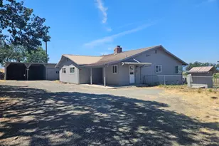 6013 Foothill Rd, Central Point, OR 97502 - Photo 1