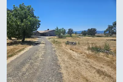 6013 Foothill Road, Central Point, OR 97502 - Photo 7