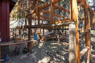 19528 E Campbell Rd, Bend, OR 97702 - Photo 37