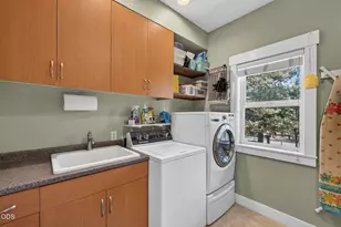19528 E Campbell Rd, Bend, OR 97702 - Photo 31