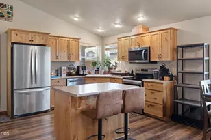 469 NW 24th Pl, Redmond, OR 97756 - Photo 9