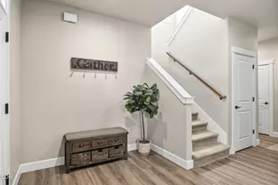 736 NW 27th St, Redmond, OR 97756 - Photo 5