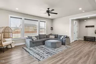 736 NW 27th St, Redmond, OR 97756 - Photo 7