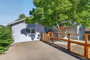 407 Marie St, Medford, OR 97504 - Photo 29