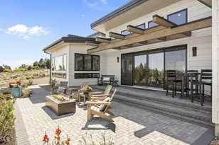 2375 N W Wyeth Pl, Bend, OR 97703 - Photo 23