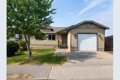 402 SE Carmen Way, Madras, OR 97741 - Photo 1