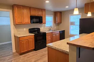 2134 Laurel St, Klamath Falls, OR 97601 - Photo 5